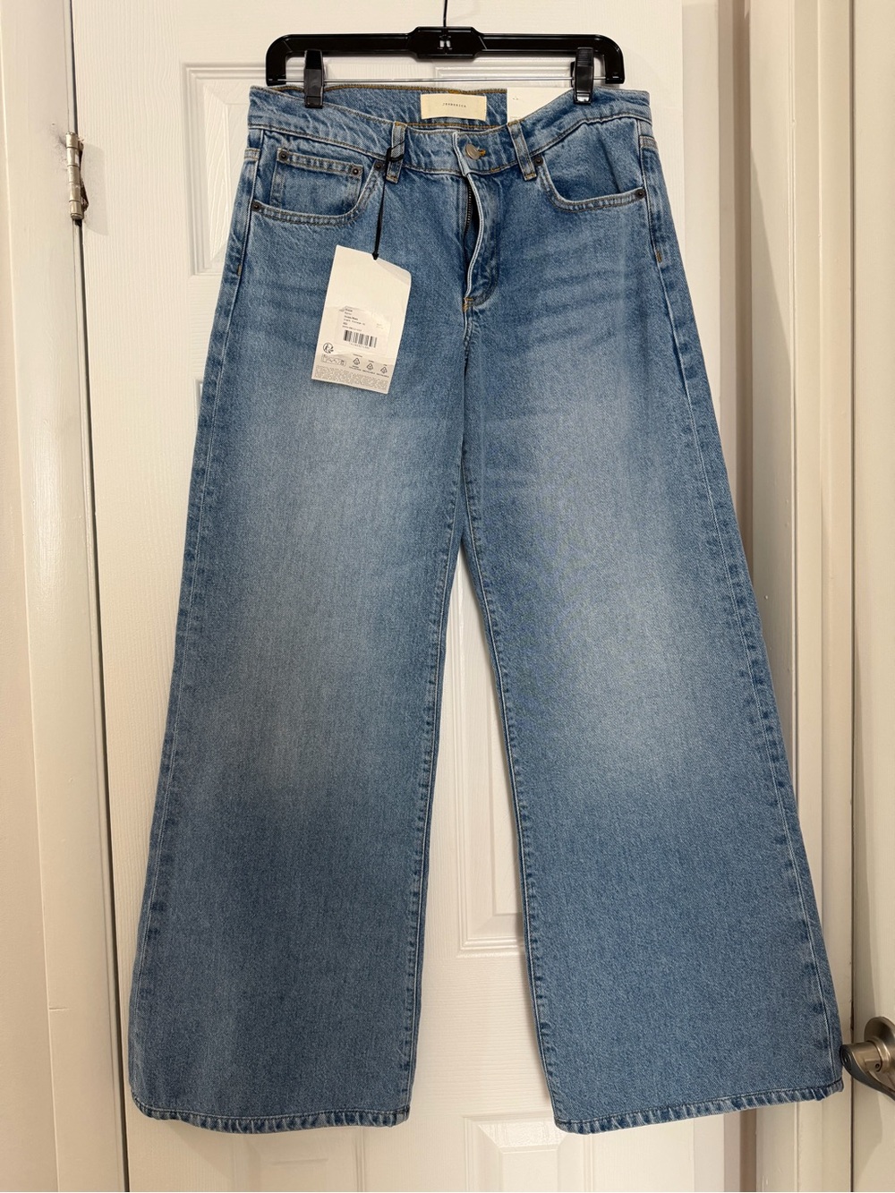 High-Rise Wide Leg Jeans in Light Blue Wash its new style kyoto - Picture 4 of 9